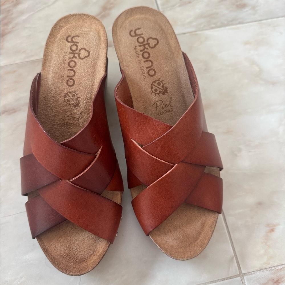Yokono Women's brown Leather Mules